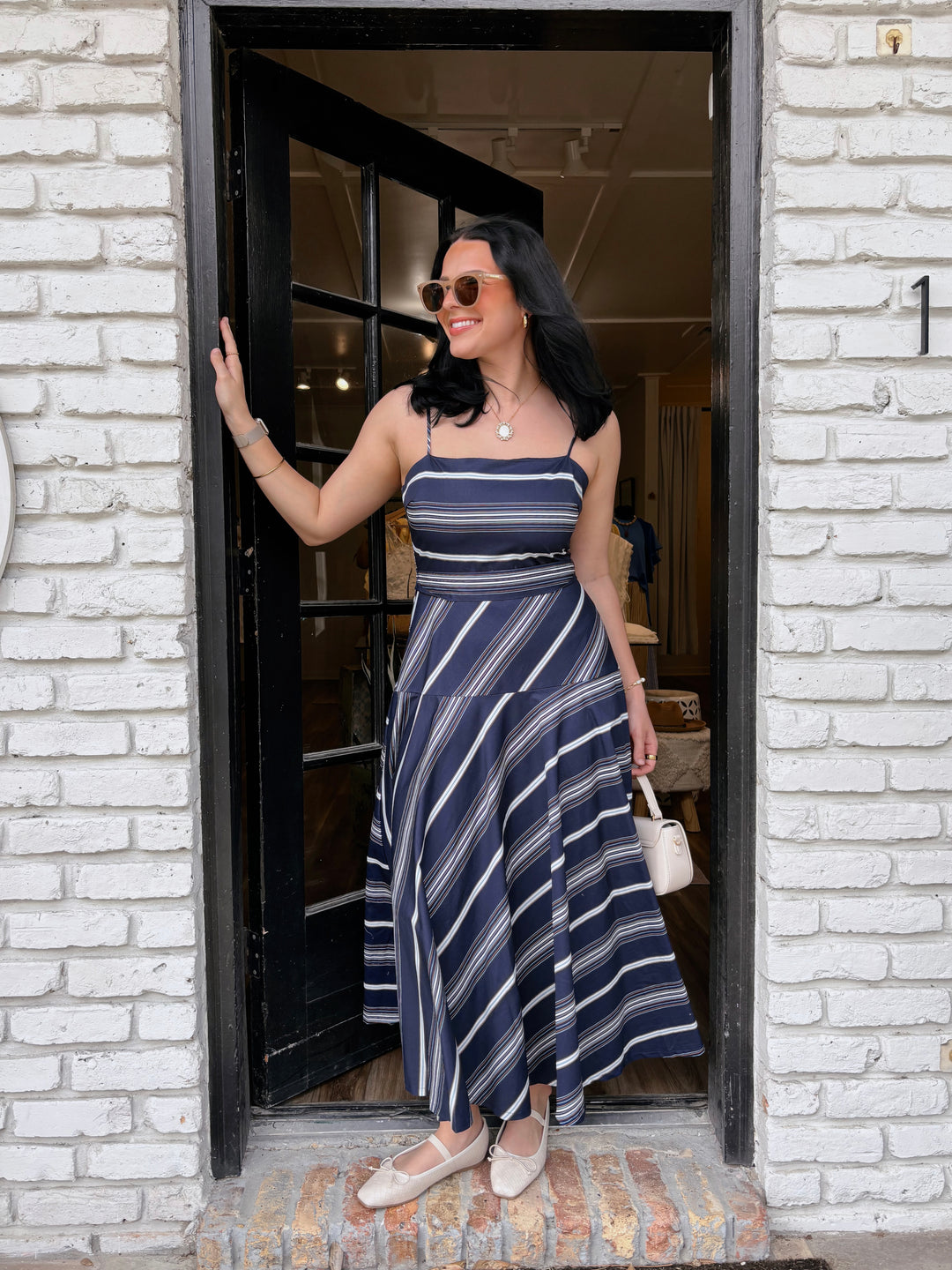 midi dress code Summer wedding guest dresses: ideas and outfits